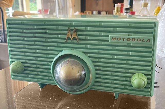 1955 Motorola 56H Torpedo Green