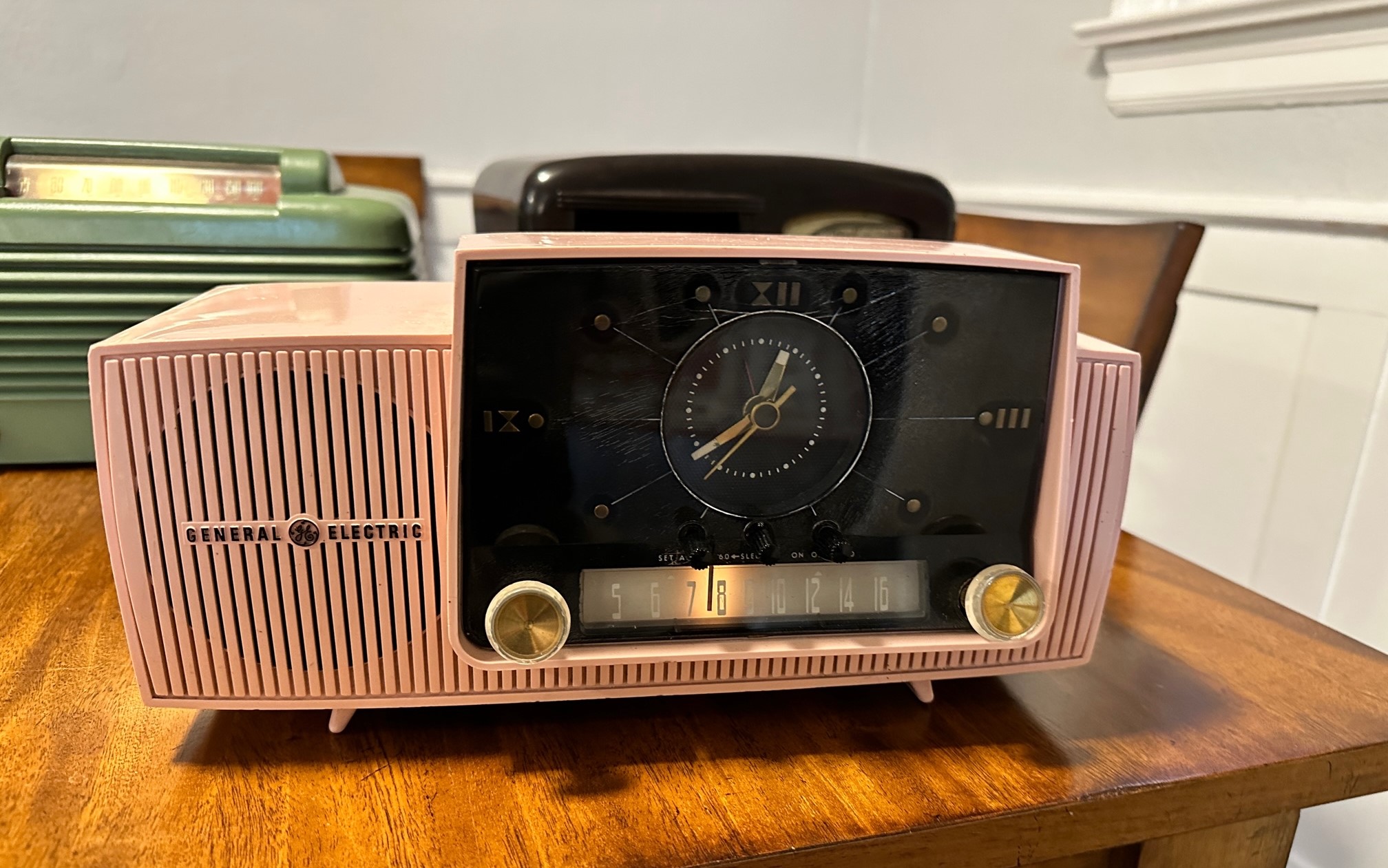 1959 General Electric Model-913D Princess Pink