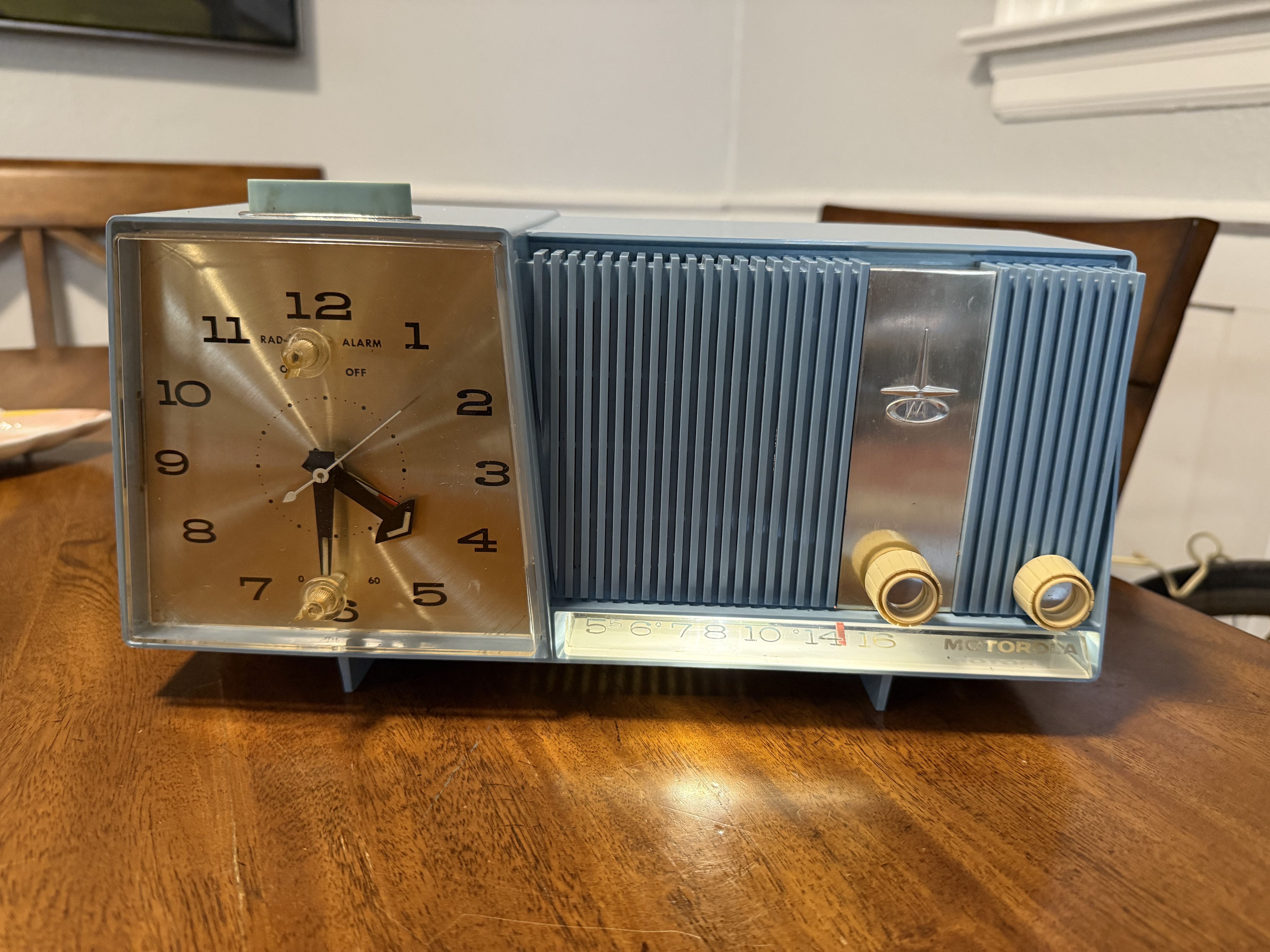 1960 Motorola C11B Blue